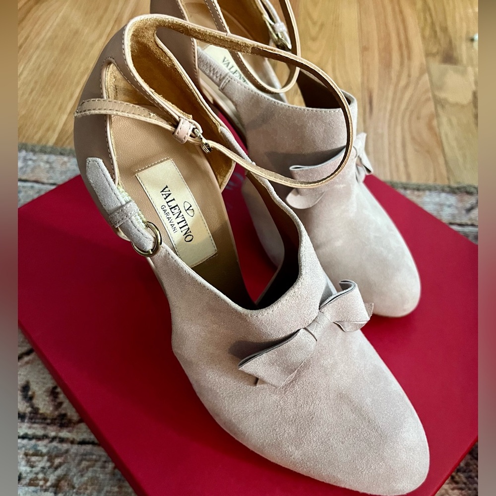Valentino Garavani Resort 2012 Blush Pink Booties Size 37